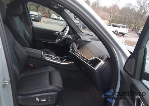 2024 BMW X5 xDrive40I z USA, uszkodzony, nr VIN 5UX23EU0XR9V18714